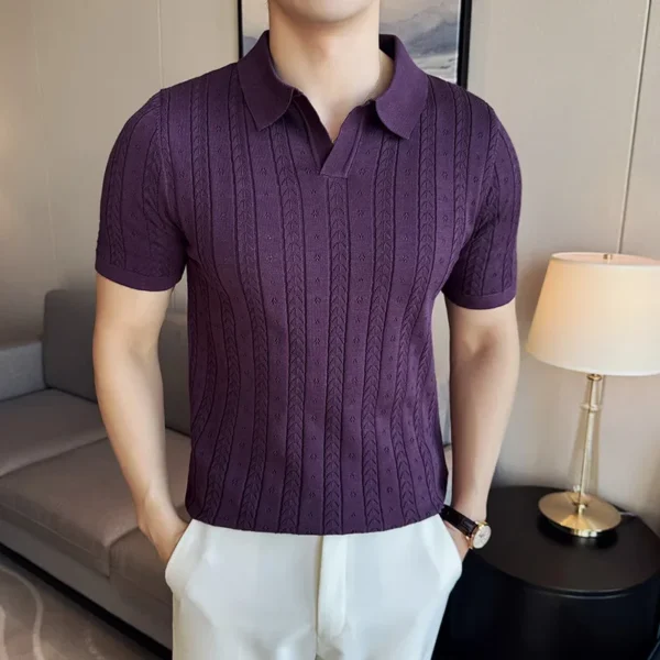 Camisa Polo Masculina Gola V – Listrada com Jacquard Vazado, Malha Leve e Manga Curta para o Verão - Imagem 4