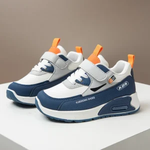 Tênis infantil em couro sintético, moda 2025, conforto para corrida ao ar livre.